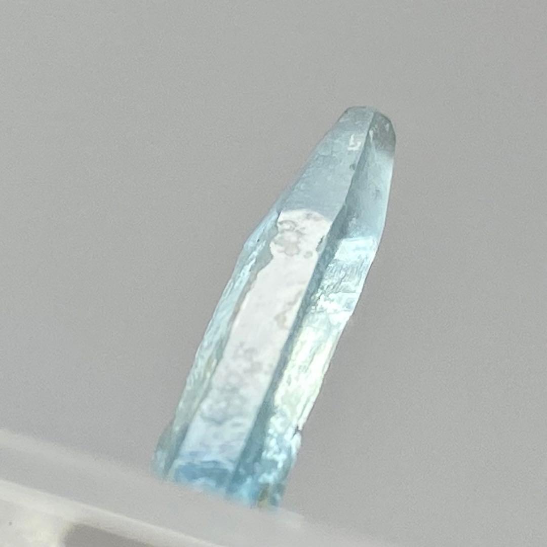 アクアマリン　コークボトル　ベリル　鉱物標本　原石　天然石　ストーン　緑柱石