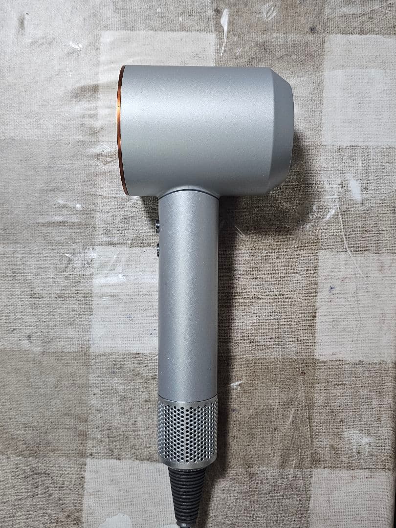 年始限定価格　保証付　ダイソン　メンテナンス済み　dyson hd08　ゴールド