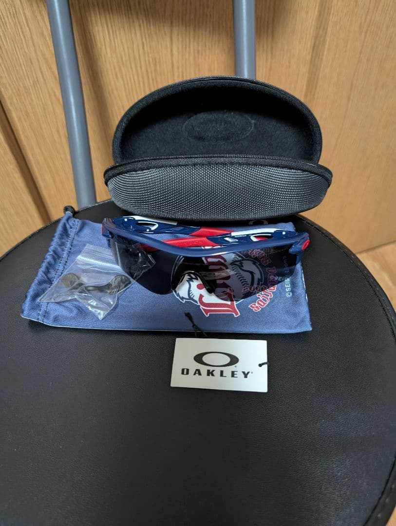 本日限定売り切りセール　オークリー　埼玉西武ライオンズ　モデル　サングラス