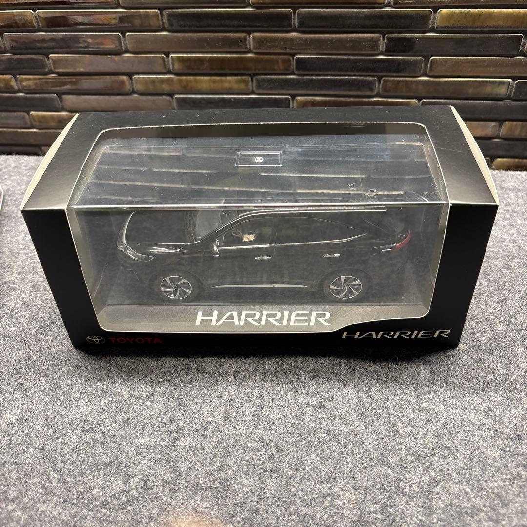 《新品・早い者勝ち》トヨタ ハリアー HARRIER 60系 後期 1/30 黒