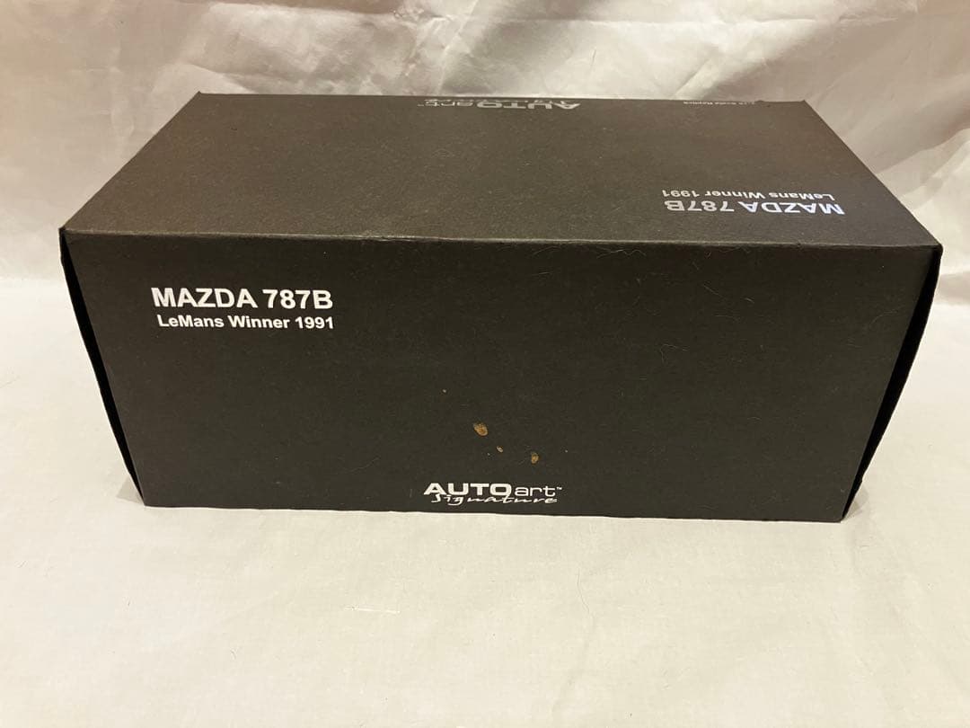 オートアート　シグネチャー　MAZDA 787B 1/18