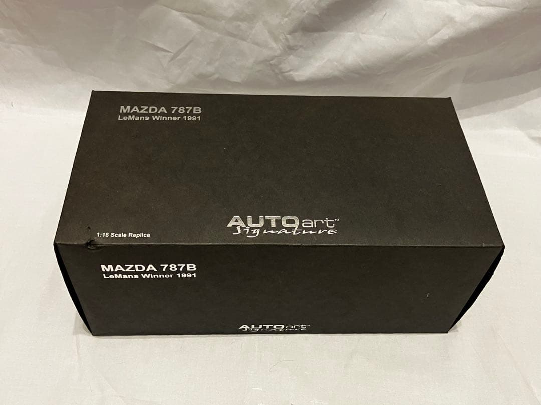 オートアート　シグネチャー　MAZDA 787B 1/18