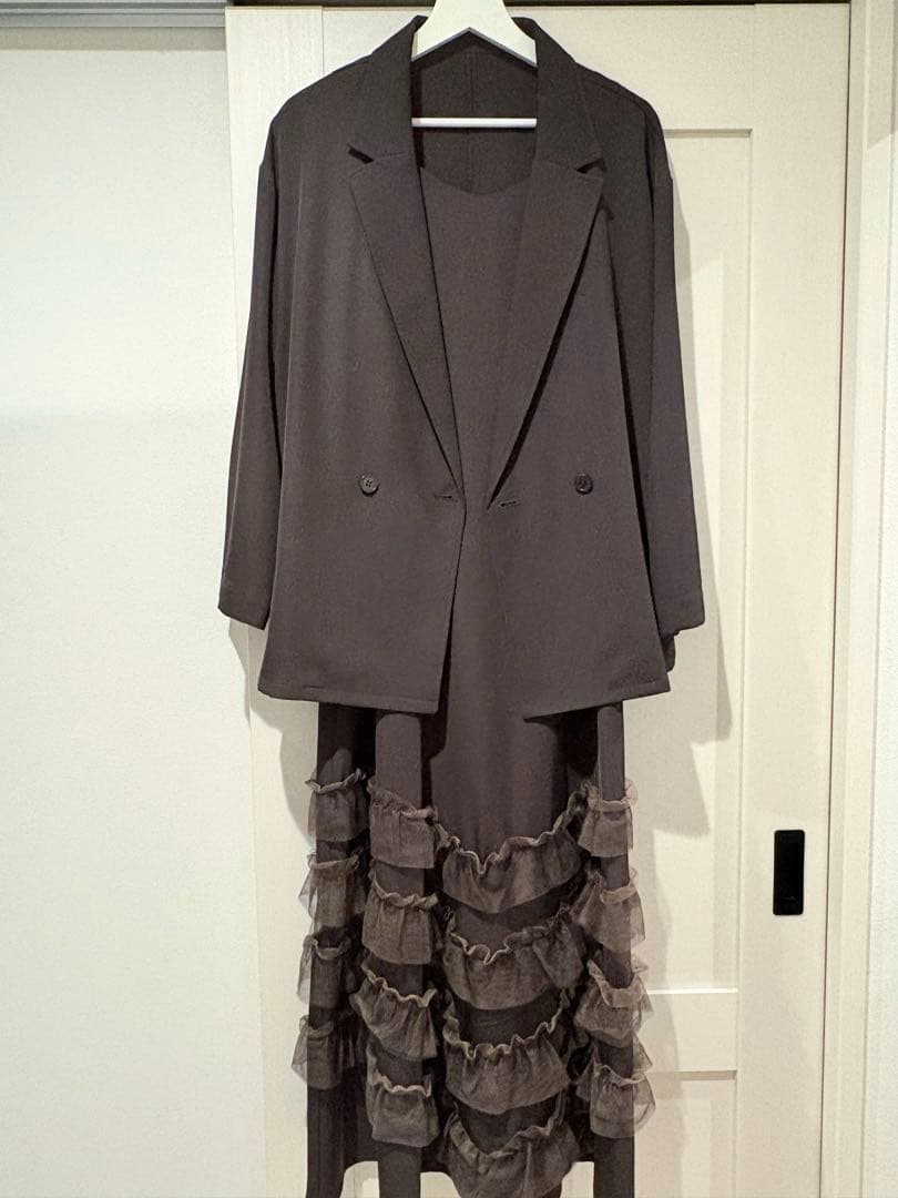 Kana 裾フリルキャミワンピース ジャケット 2点セット