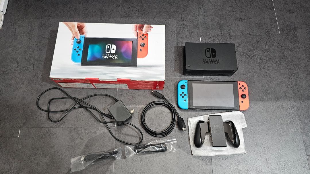 Nintendo Switch ネオンブルー/ネオンレッド 本体＋周辺機器3点