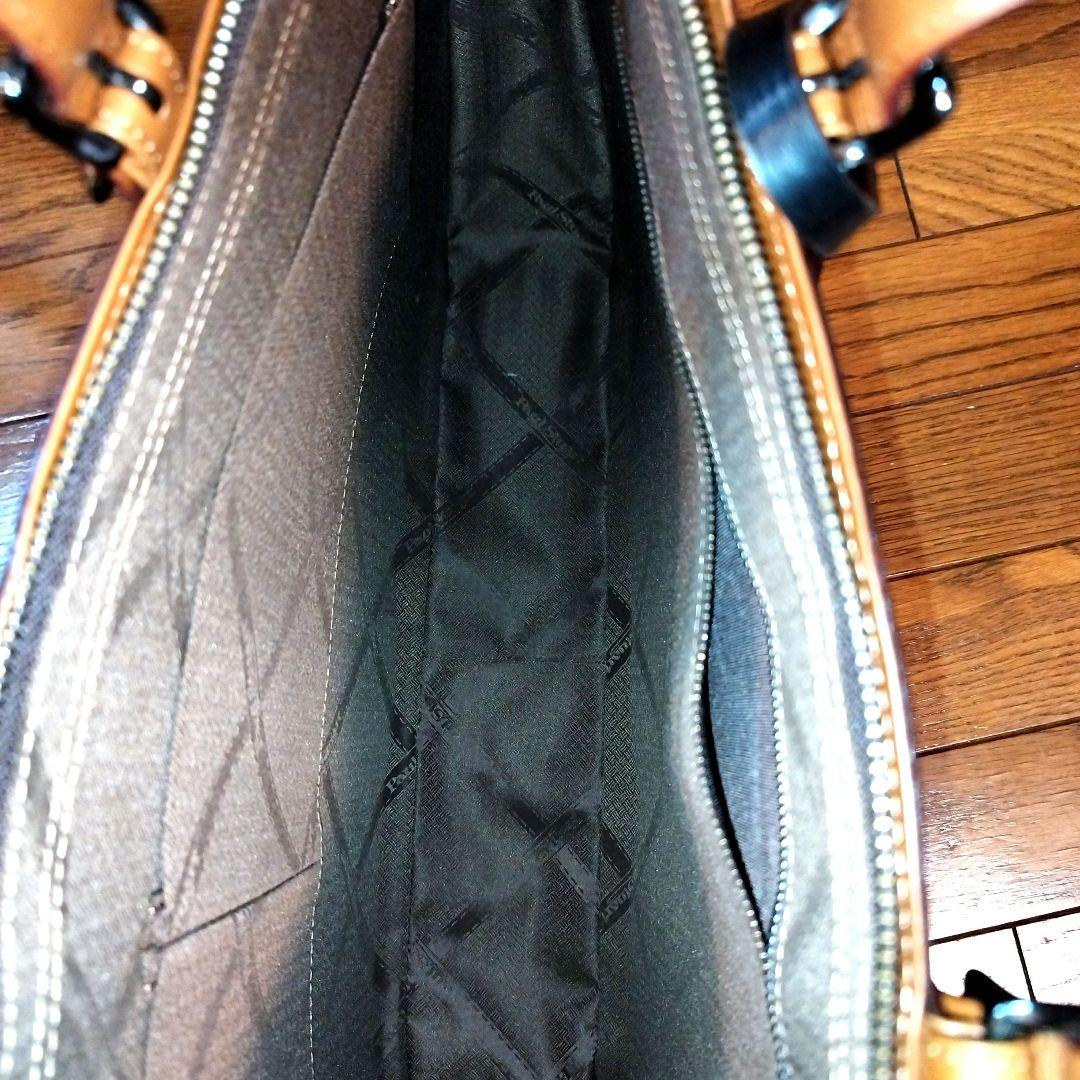 PaulStuart クロコダイル型押しレザートートバッグ