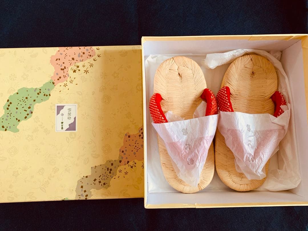 老舗伊と忠　本畳表草履　女の子　フォーマル　正絹絞りにベルベットの鼻緒　七五三