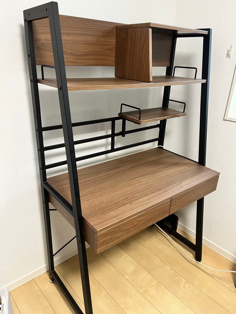 【美品／値引き】ニトリ　パソコンデスク 引き出し付き リモートワークや勉強机