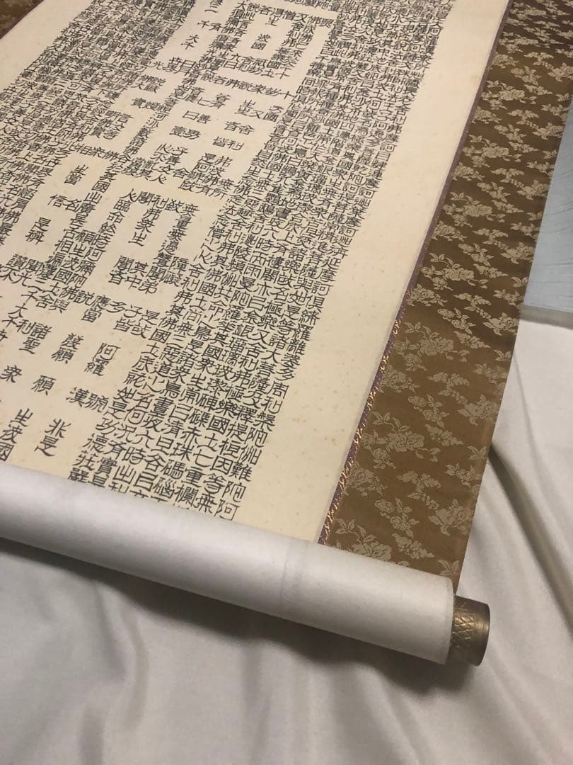 和風インテリア海外のお土産に約70年物高級桐箱入り掛け軸金属製軸先　上浣月洲