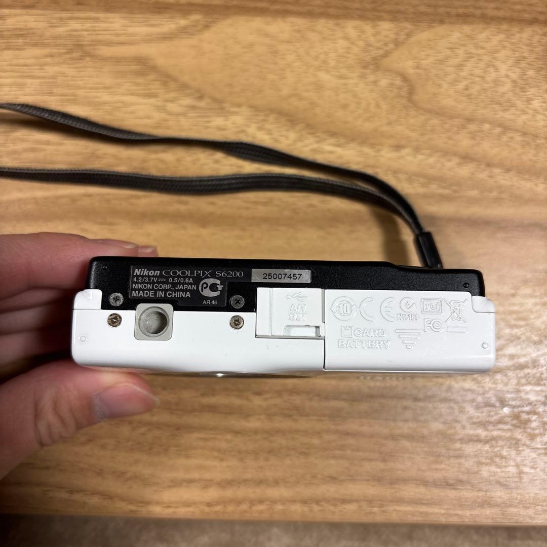 Nikon COOLPIX S6200 ホワイト