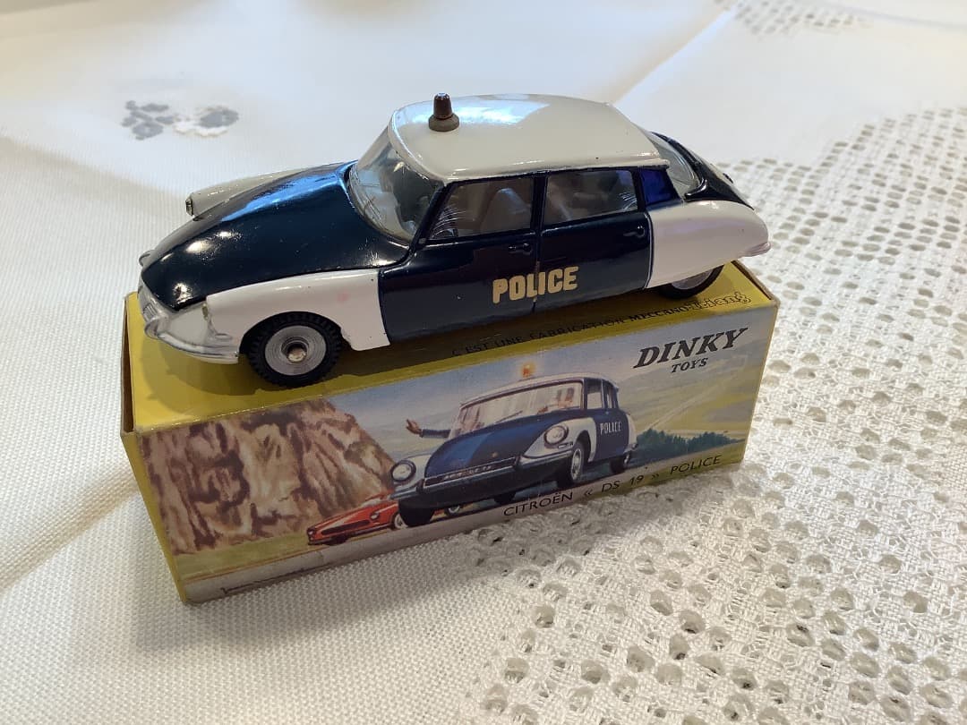 美品　仏製DINKY TOYS シトロエンポリスDS19 ミニカー