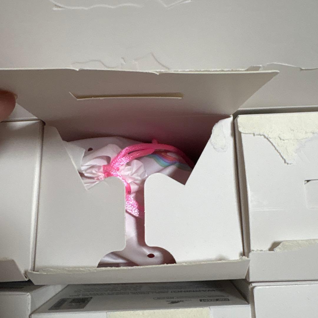 labubu ラブブ　pop mart big into energy