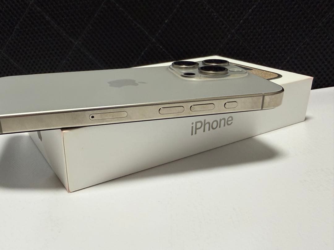 iPhone15Pro 256GB ナチュラルチタニウム　SIMフリー