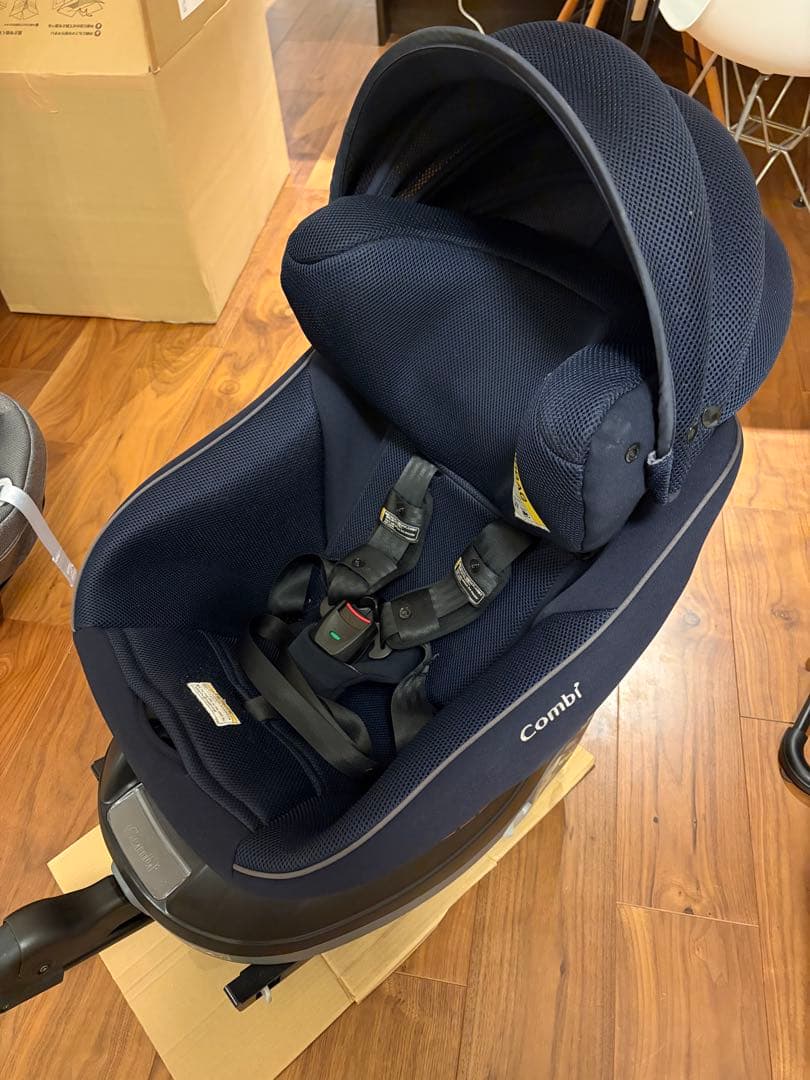 Combi クルムーブコンパクトライト R129 ISOFIX