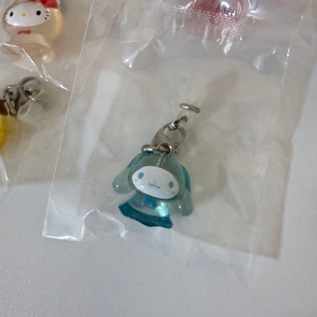 サンリオ　めじるしアクセサリー　てるてる坊主　8の字4種