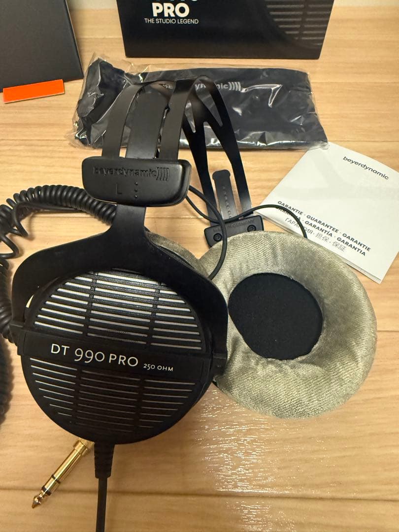 ヘッドホン beyerdynamic DT 990 PRO