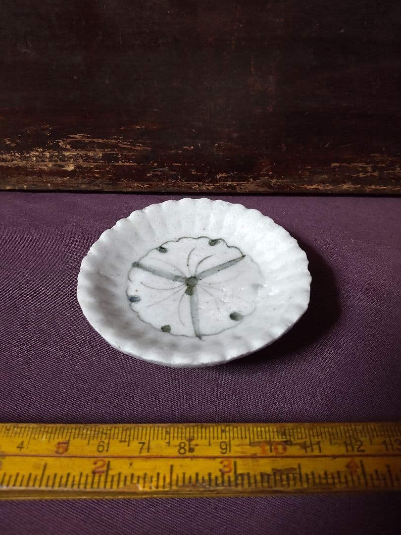 初期伊万里　菊花弁 銀杏紋　平盃