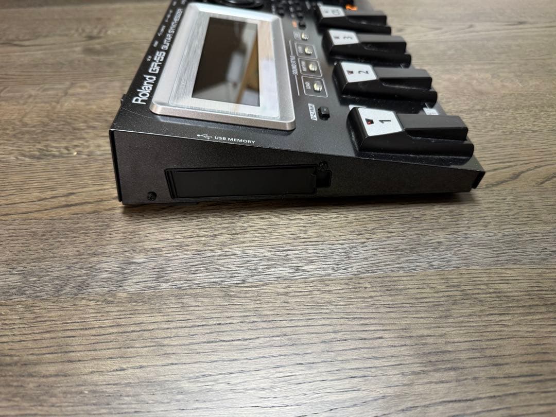 Roland GR-55 ギターシンセサイザー