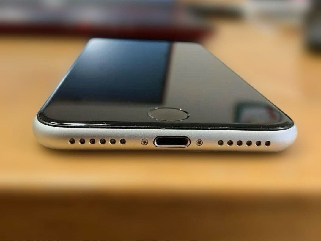 Apple iPhoneSE(第2世代) ホワイト　※注意：画面一部白抜け有