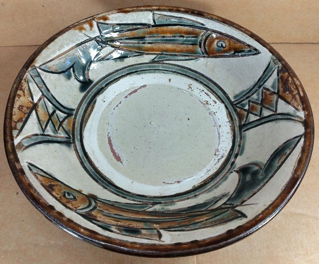 【本物保証】金城次郎 魚紋鉢(魚,井桁文）共箱 栞 人間国宝 壷屋焼 w22㎝