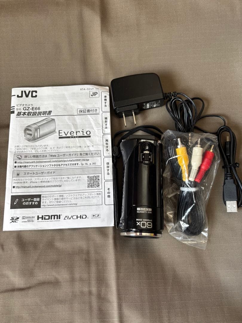 ビデオカメラ　JVC GZ-E66-B