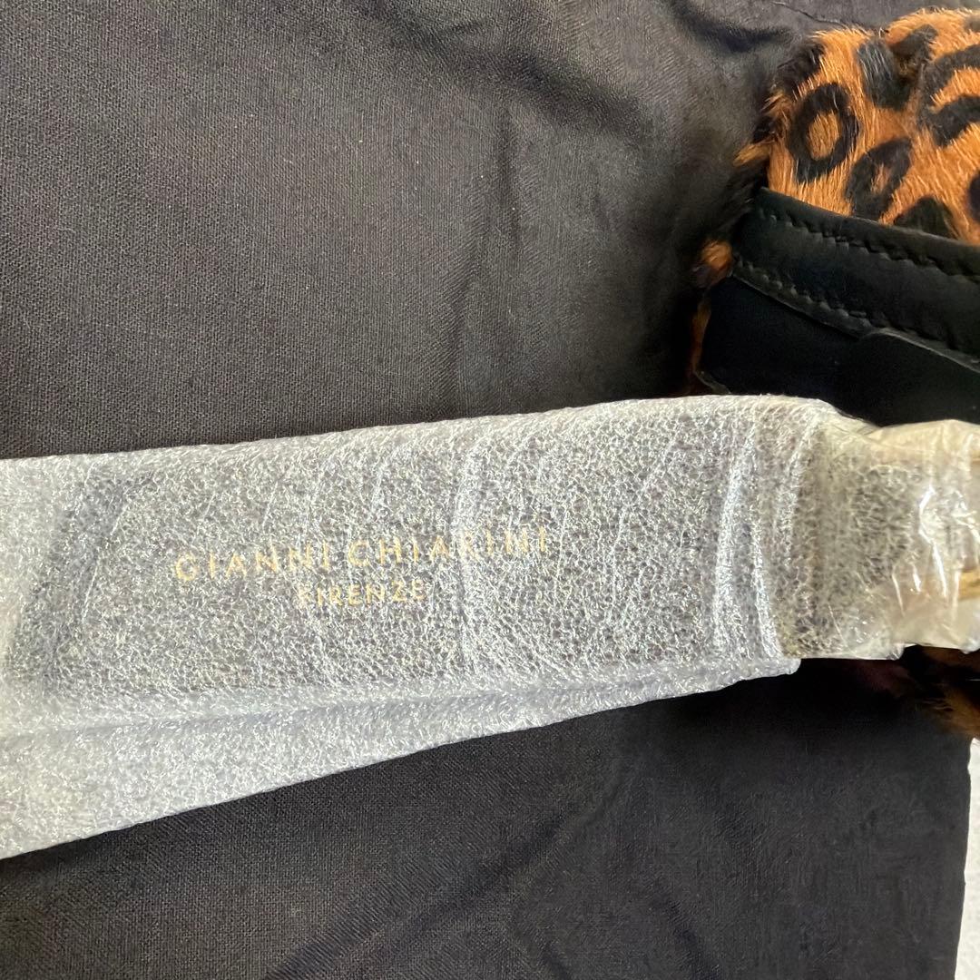 【新品】　ジャンニキアリーニ　ショルダーバッグ　レオパード