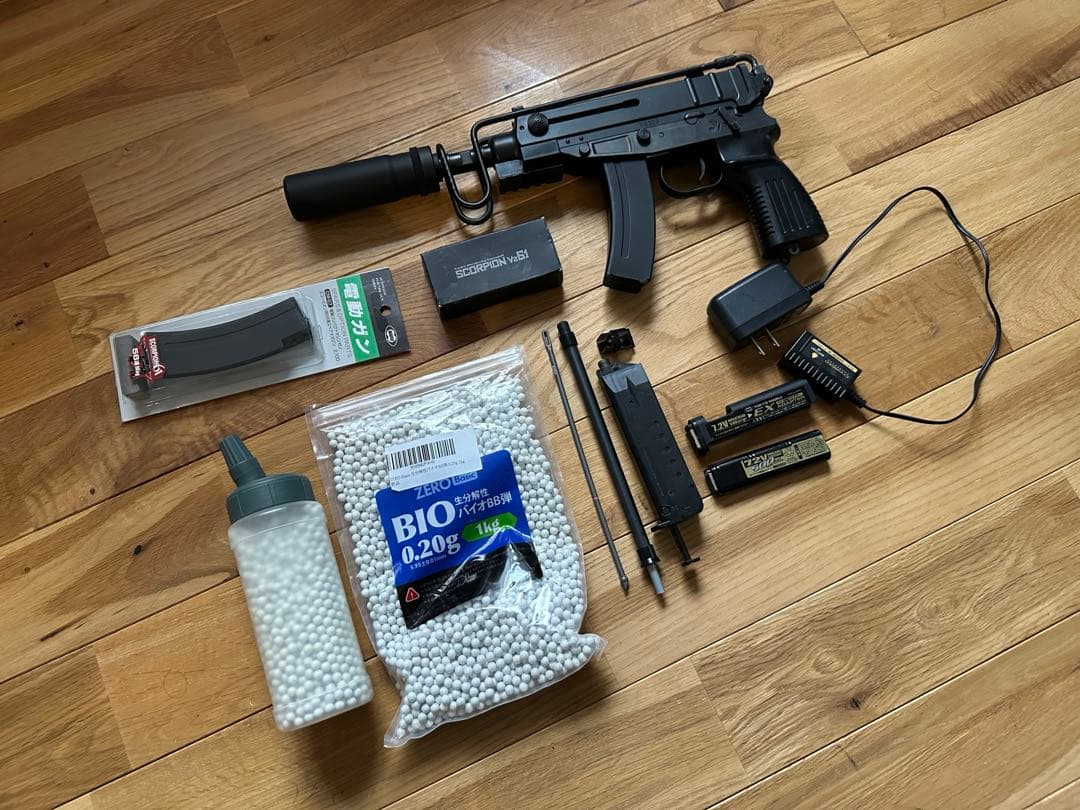東京マルイ スコーピオン vz.61 電動ガン オマケ付き