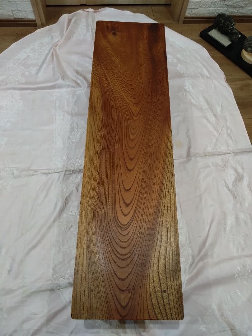 欅一枚板のテレビ台　Okinawa❕長寿のケヤキの杢目が綺麗ですよ