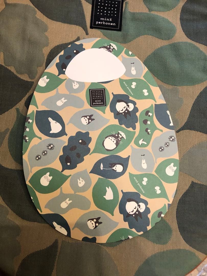 ミナペルホネン エッグバッグ トトロ ジブリ 葉っぱ柄