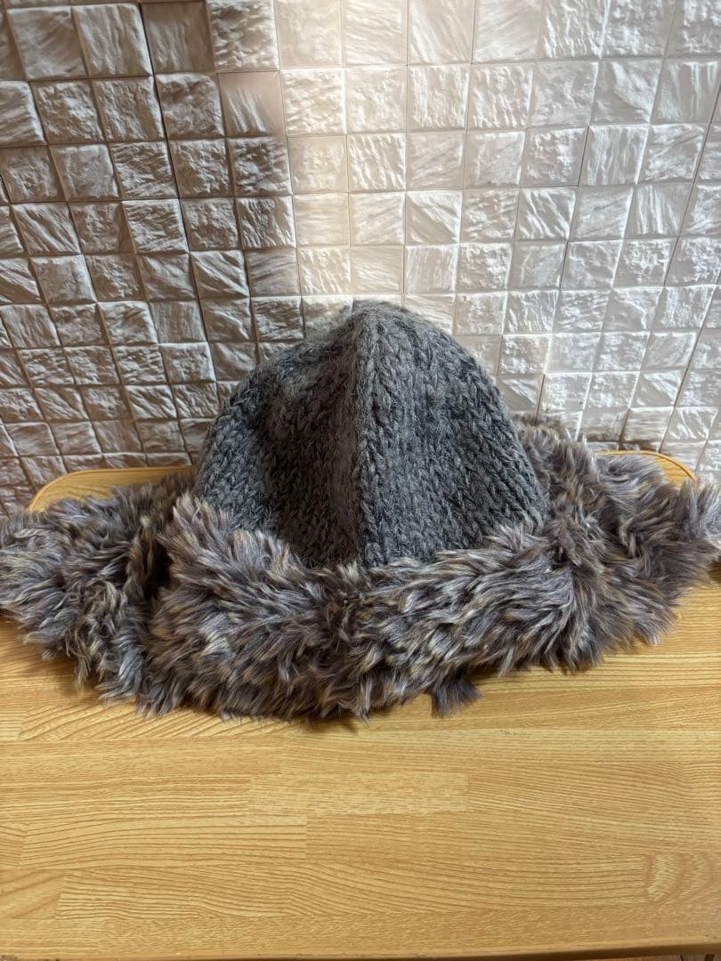 キャピタル KAPITALファーとニットの帽子