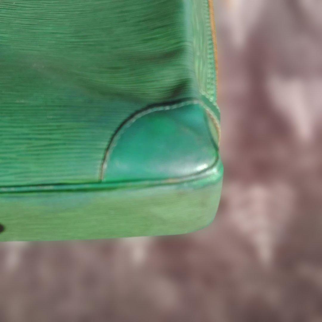 LOUIS VUITTON 廃盤エピ ポルトドキュマン ヴォワヤージュ