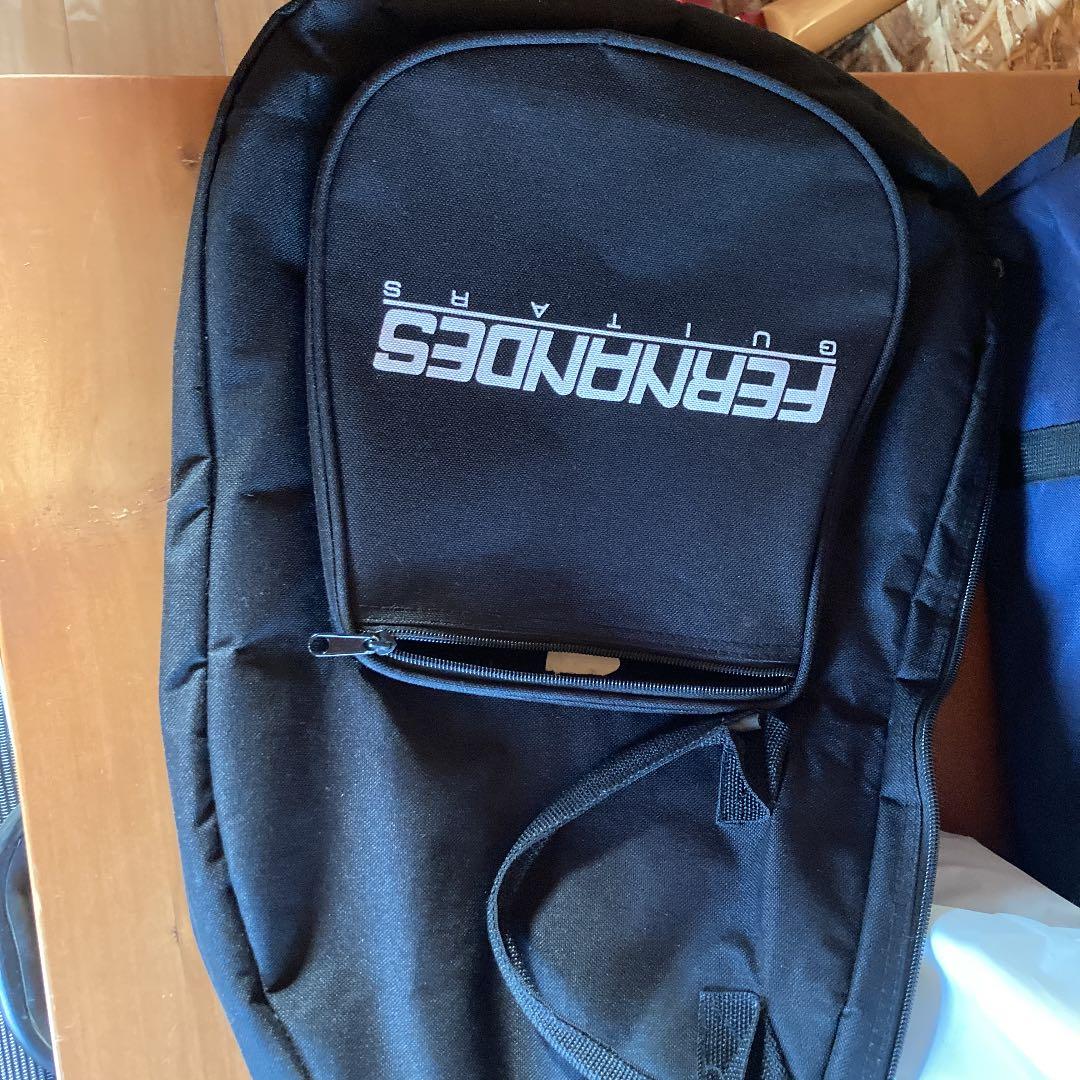 フェルナンデス　エレキギター　新品の弦付き