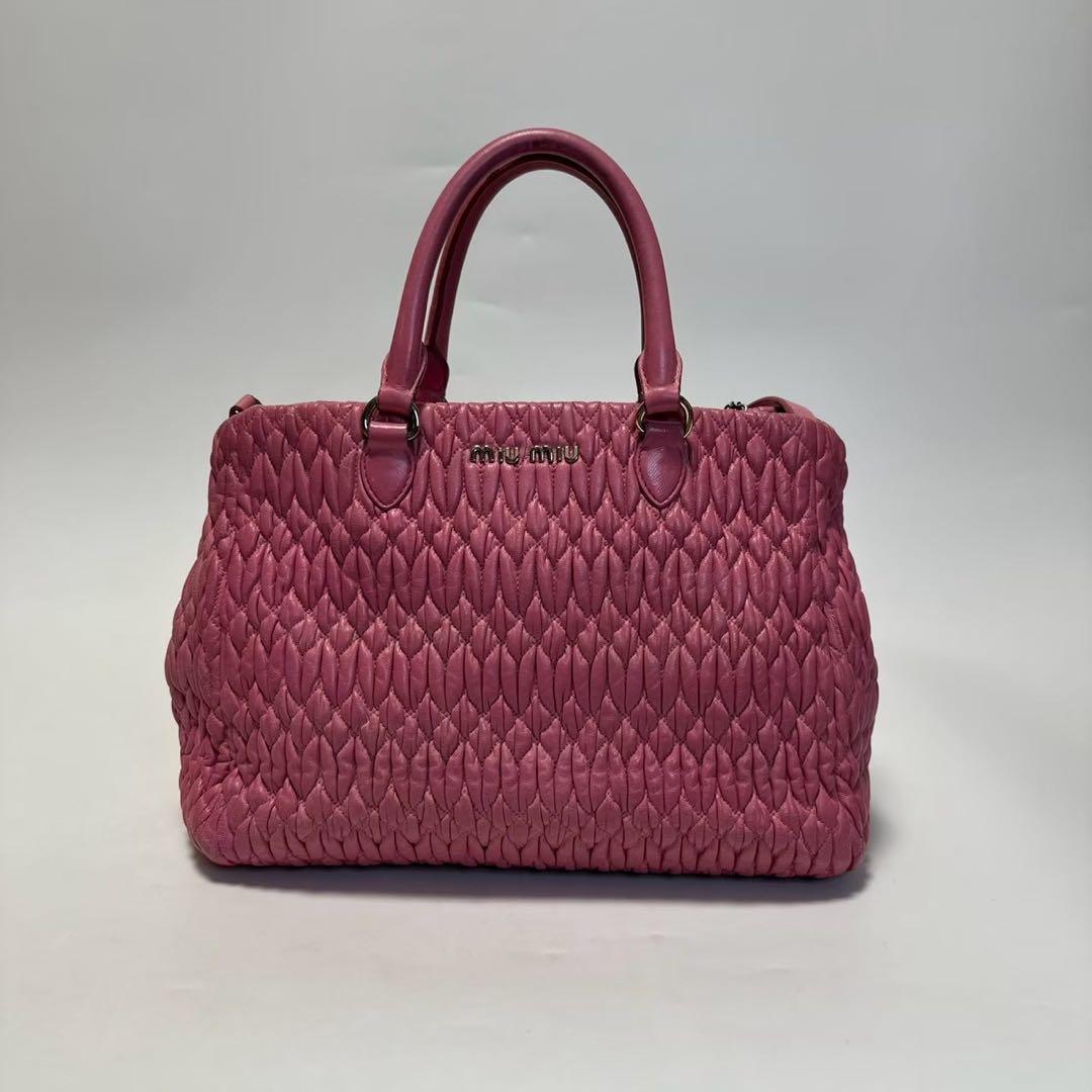 o10【美品】保存袋付　ミュウミュウ　ナッパクリスタル　マテラッセハンドバッグ.