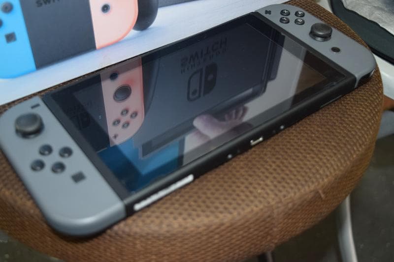 ニンテンドー Switch/スイッチ本体(ブラック) HAC-001＆プロコン