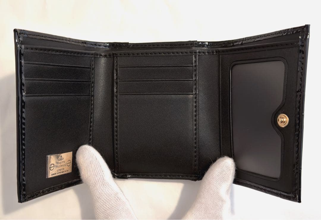 【新品未使用】Vivienne Westwood 三つ折り財布 ブラック 大人気