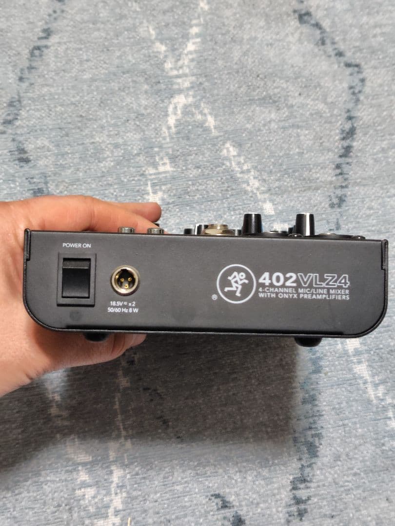 Mackie 402VLZ4 アナログミキサー
