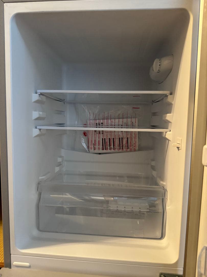 送料込み　シルバー 冷蔵庫 117リットル　一人暮らし