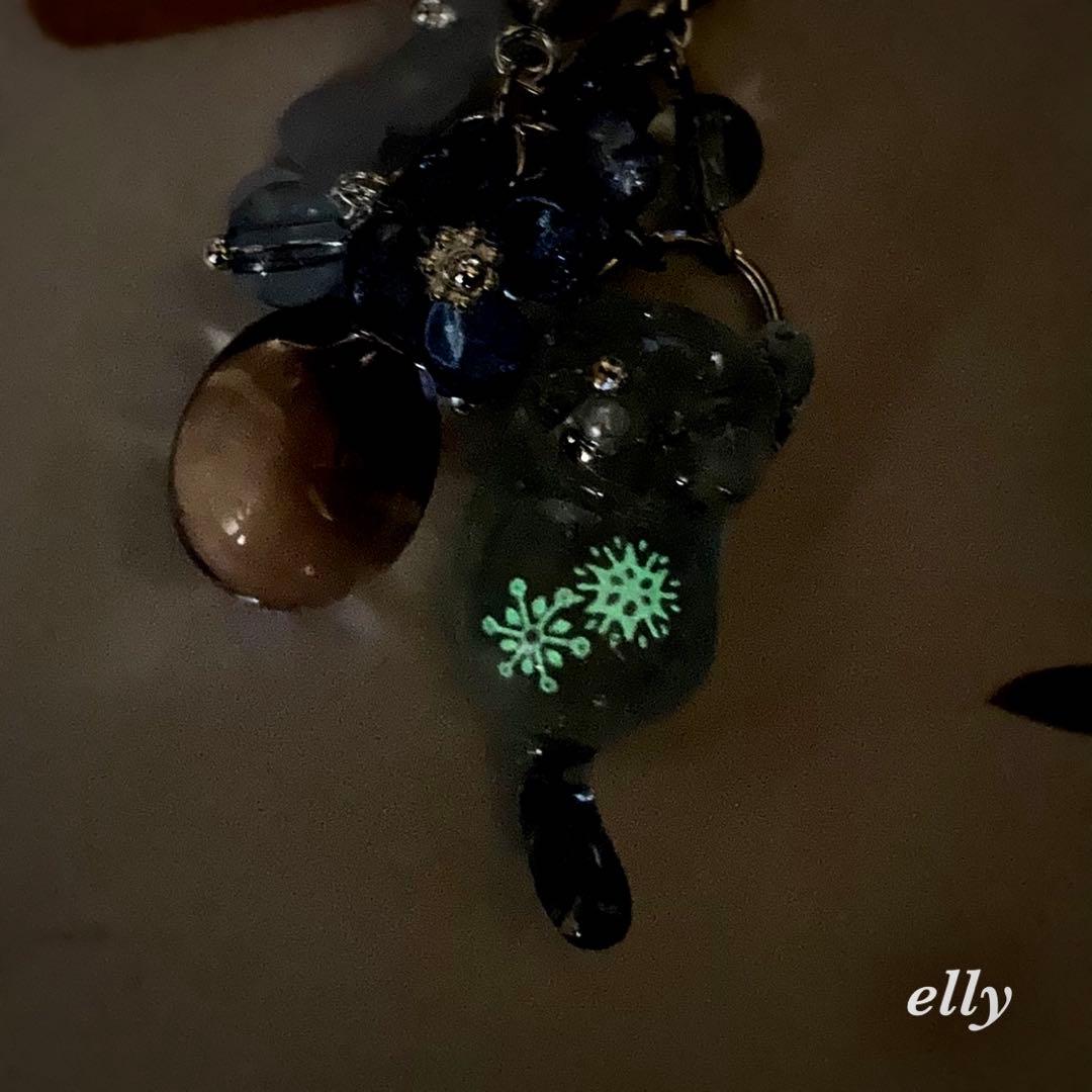 【ゼロ様】1593.天然石　タイガーアイ　雪の結晶　じゃれ猫　レジン　チャーム