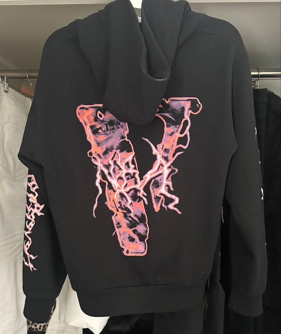 Vlone x Never Broke Again dripパーカー