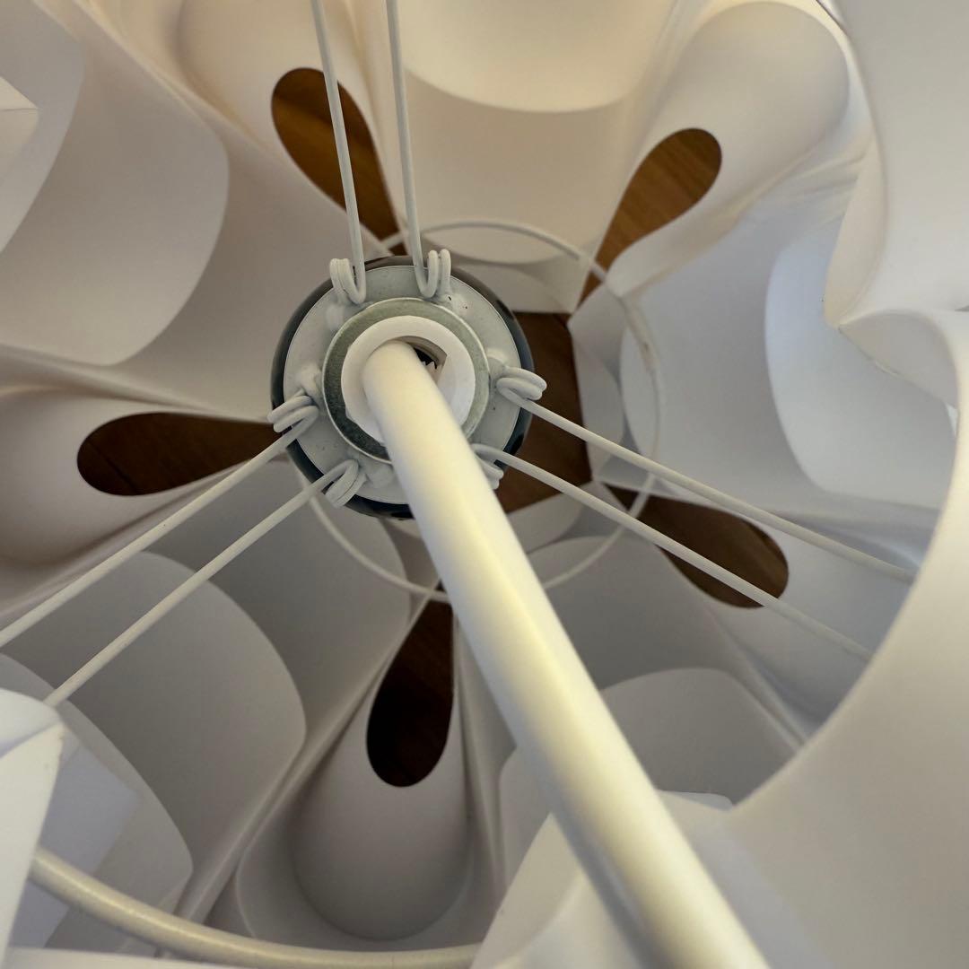 【美品】ペンダントライト 波状デザイン ホワイト