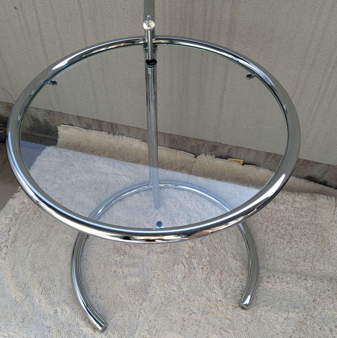 アイリーングレイ　サイドテーブル