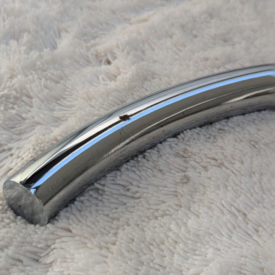 アイリーングレイ　サイドテーブル