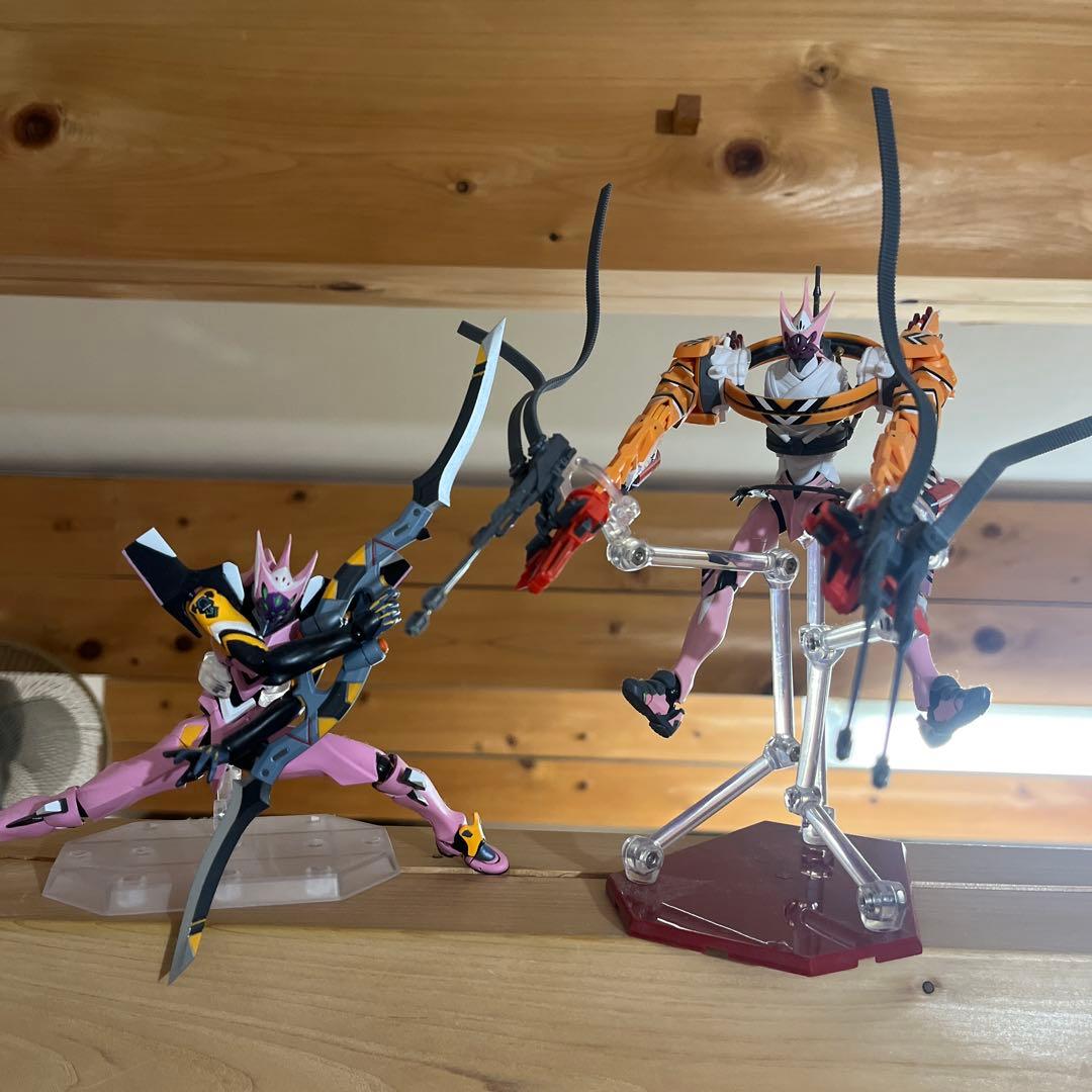 エヴァ8号機フィギュア2体セット