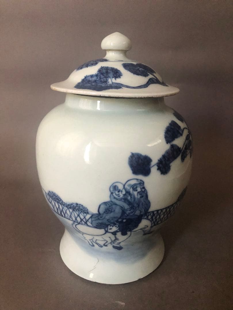 中国骨董　古美術　青花人物紋　蓋付壷