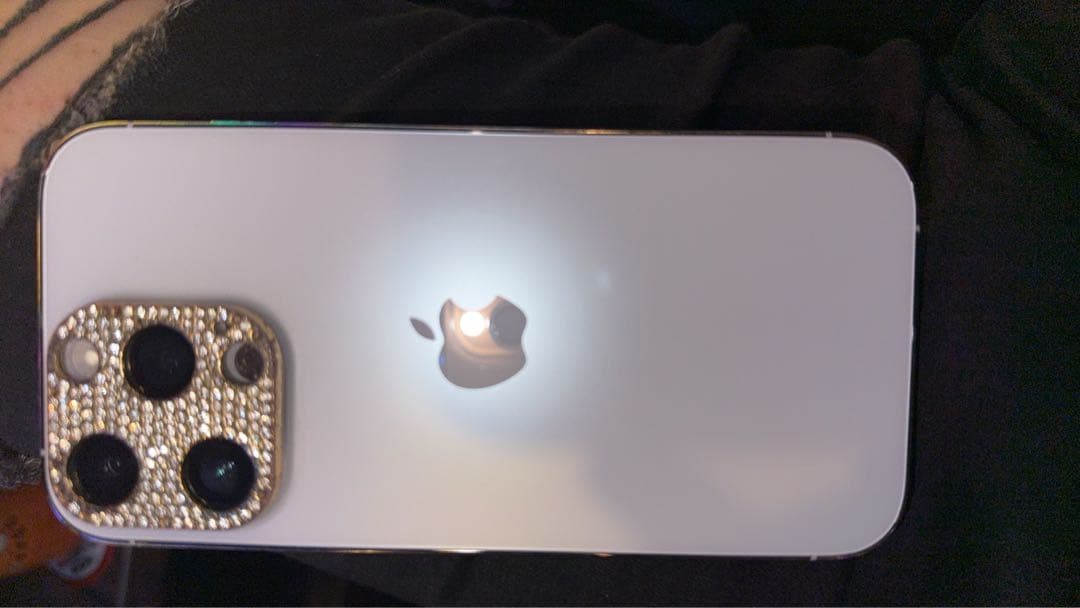 iPhone 14Pro ひび割れあり