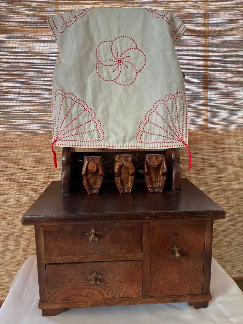 木製アンティークキャビネット