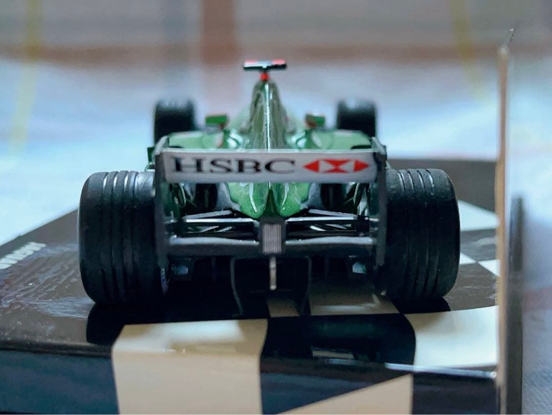 ミニチャンプス 1/43 ジャガー・R5・コスワース マーク・ウェバー 2004