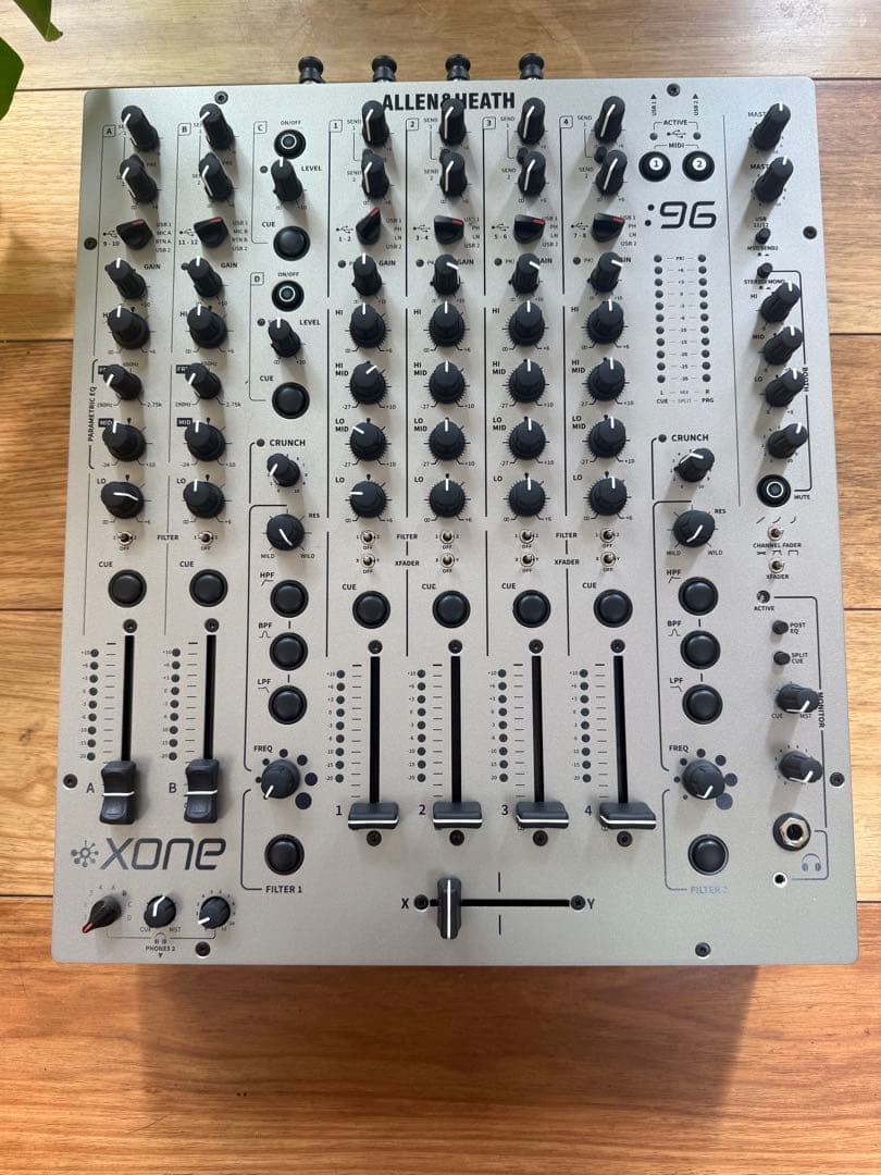 ALLEN&HEATH XONE:96 アナログミキサー