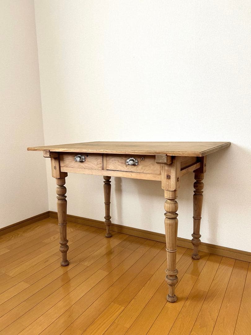 ろくろ脚　テーブル