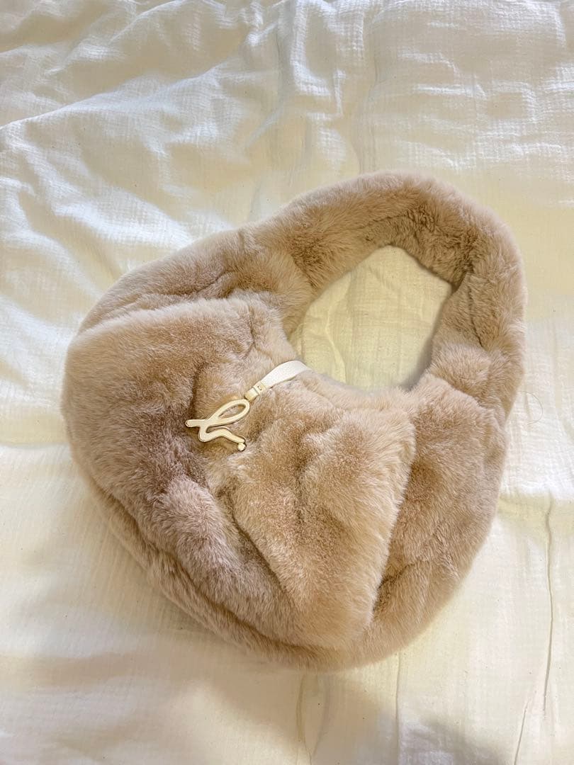 agnis b. ベージュファーハンドバッグ