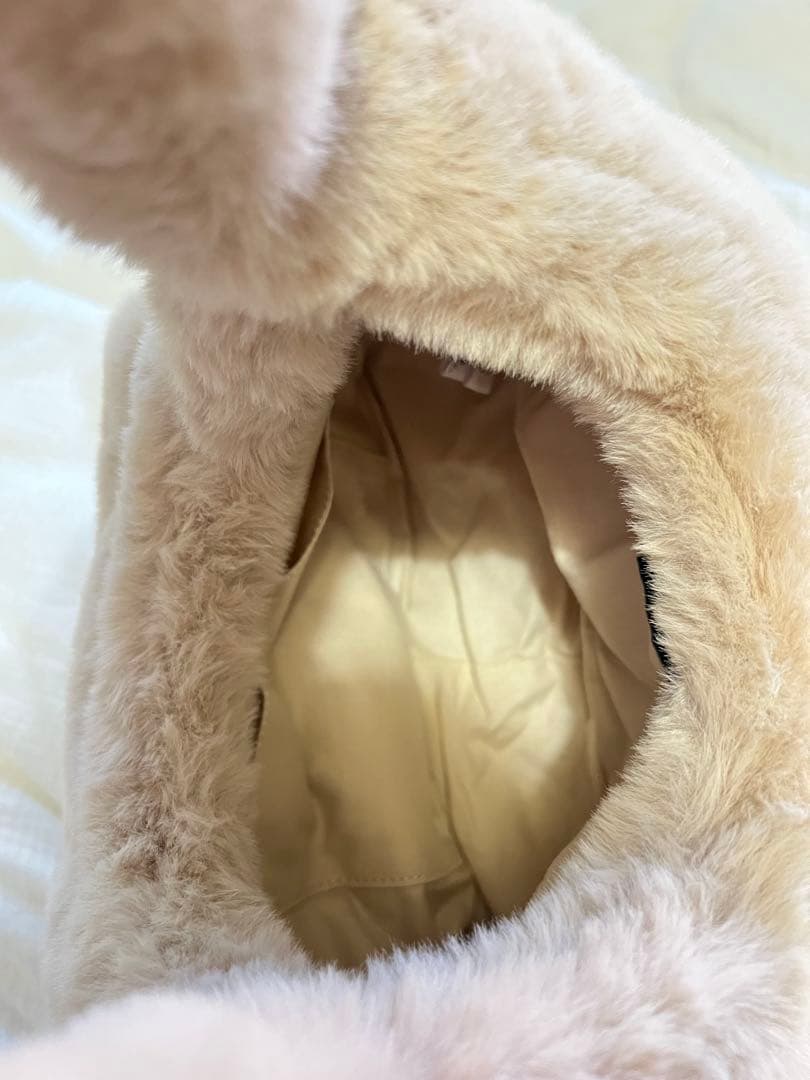 agnis b. ベージュファーハンドバッグ